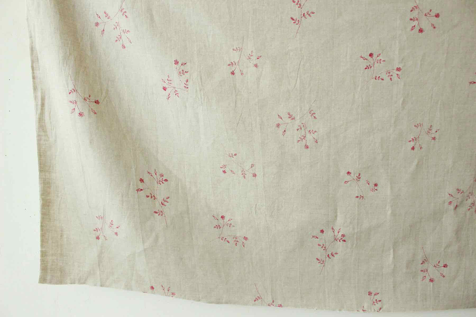 LINNET リネンプリントローズブーケ<br />
        フランボアーズ